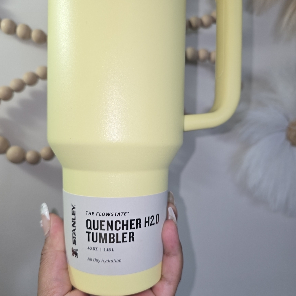Stanley Lemon Yellow Tumbler with Handle - Picture 6 of 7